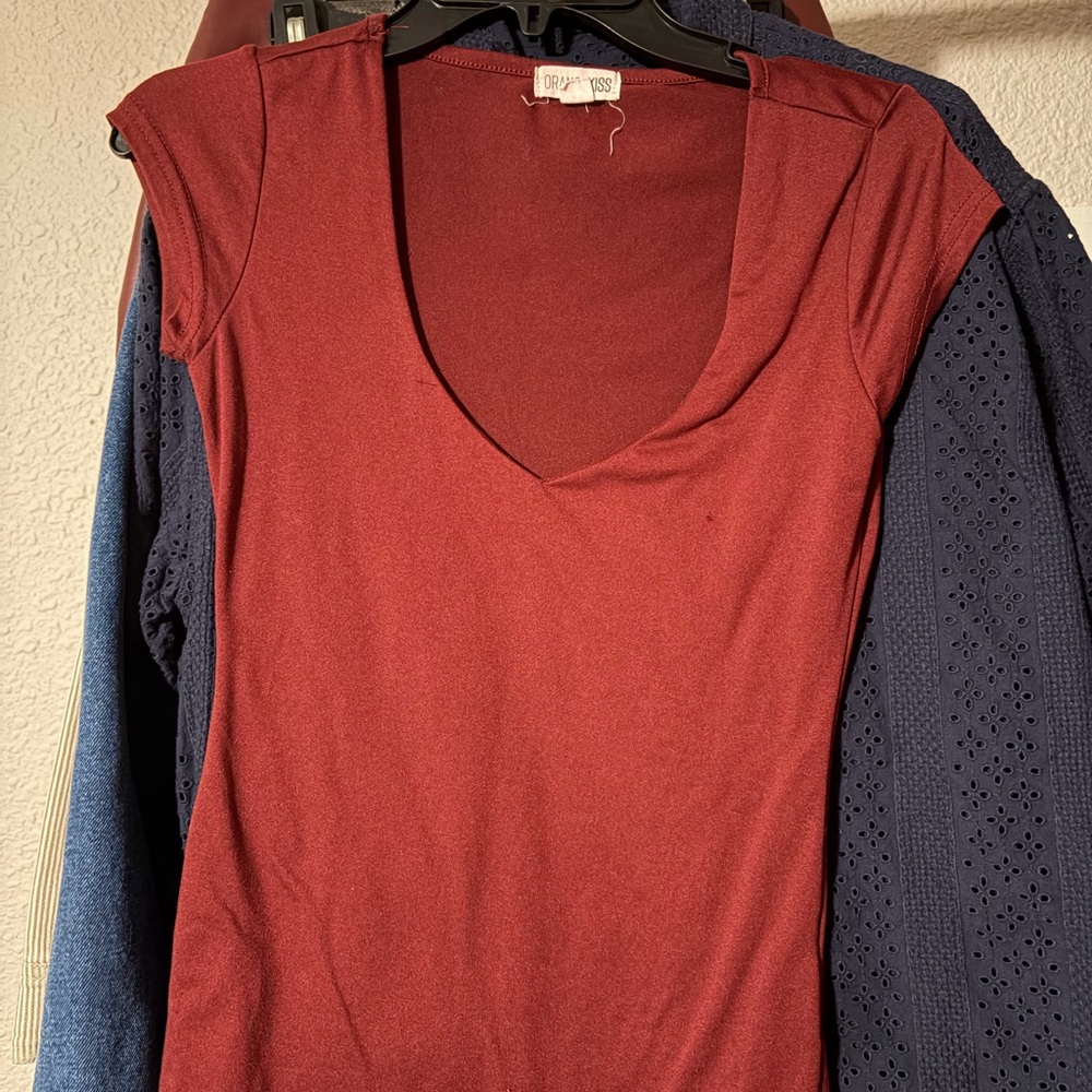 Burgundy V-Neck Sleeveless Top